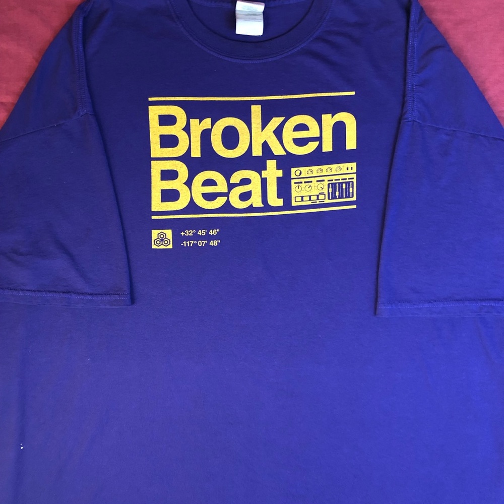 Broken beat tee